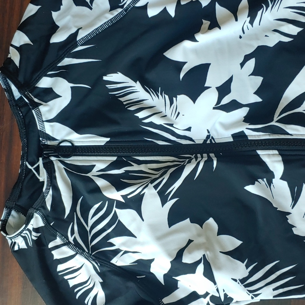Cupshe One Piece Bathing Suit - Picture 2 of 10